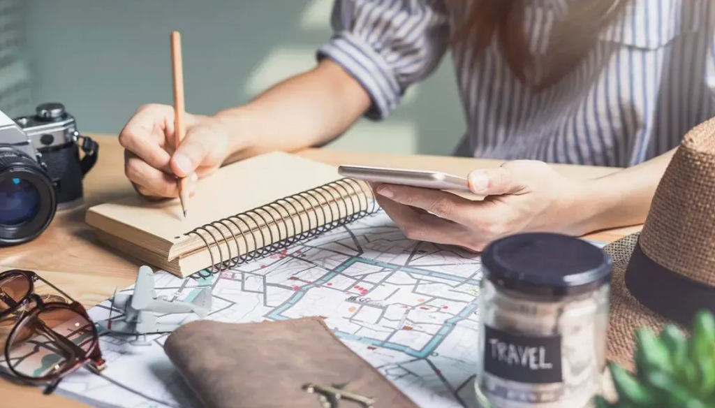 thiet ke lich trinh du lich