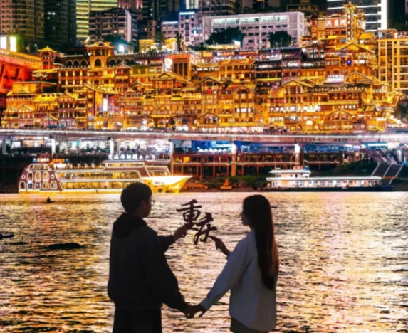 huong dan vien du lich tu tuc trung khanh