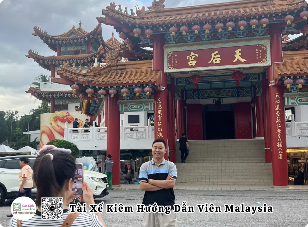 tai xe kiem huong dan vien city tour tai kuala lumpur